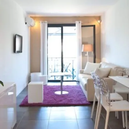 En Aparte Aparthotel 3*