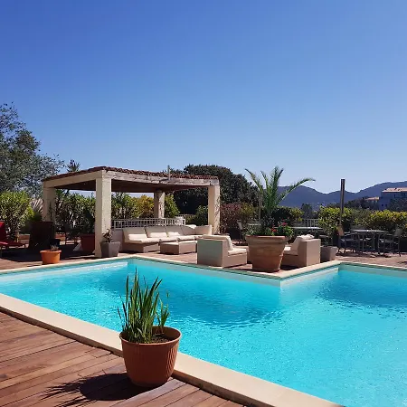 En Aparte Ξενοδοχείο με διαμερίσματα 3*