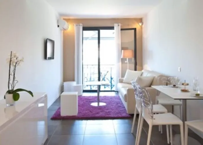 En Aparte Aparthotel 3*